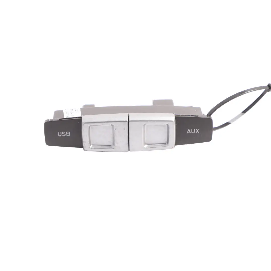 Seat Leon Mk2 1P USB AUX Port Socket Connection Media Adapter - SKU 1P0035726A-1 - Part number 1P0035726A