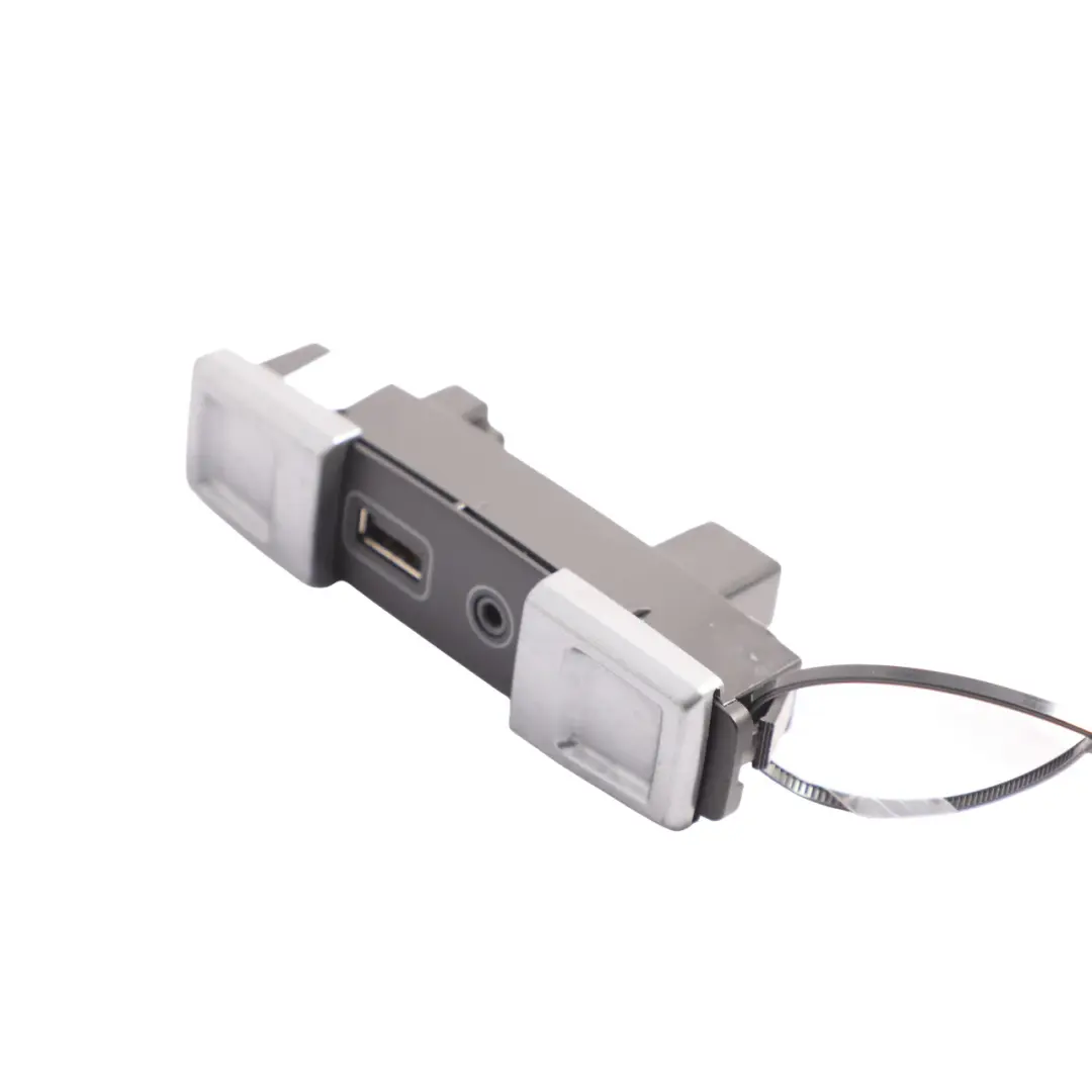 Seat Leon Mk2 1P USB AUX Port Socket Connection Media Adapter - SKU 1P0035726A-1 - Part number 1P0035726A