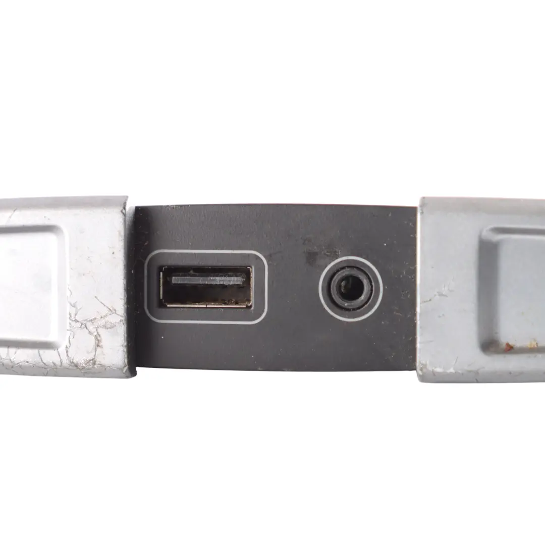 Seat Leon Mk2 1P USB AUX Port Socket Connection Media Adapter - SKU 1P0035726A - Part number 1P0035726A