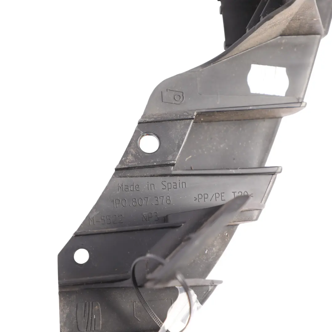 Mk2 1P Soporte Guía Parachoques Trasero Lado Derecho para Seat Leon con número de pieza 1P0807378 Seat Leon Mk2 1P Soporte Guía Parachoques Trasero Lado Derecho - SKU 1P0807378 - Número de pieza 1P0807378