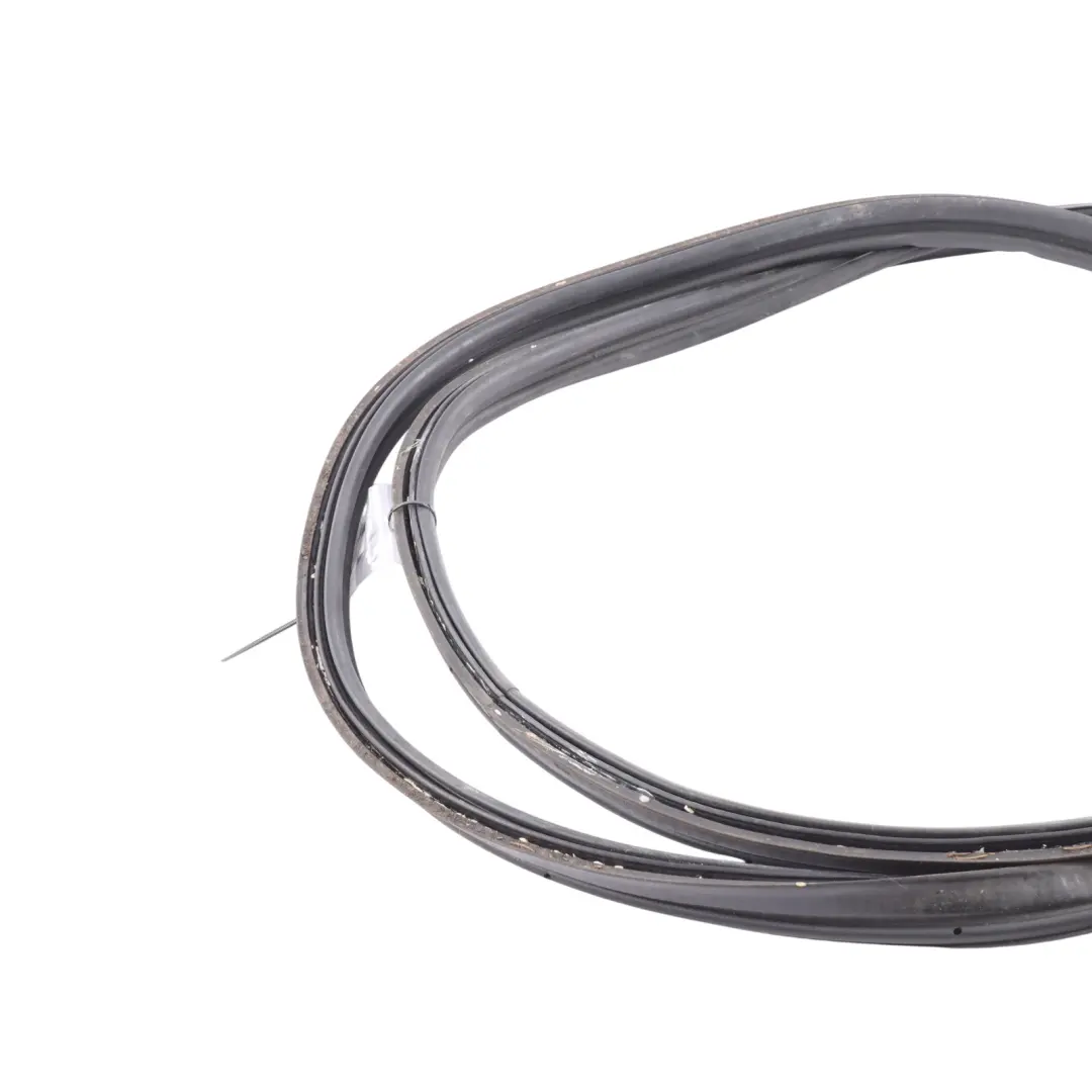 Mk2 1P Tailgate Boot Trunk Sealing Gasket Rubber to Seat Leon with Part number 1P0827705E Seat Leon Mk2 1P Tailgate Boot Trunk Sealing Gasket Rubber - SKU 1P0827705E - Part number 1P0827705E