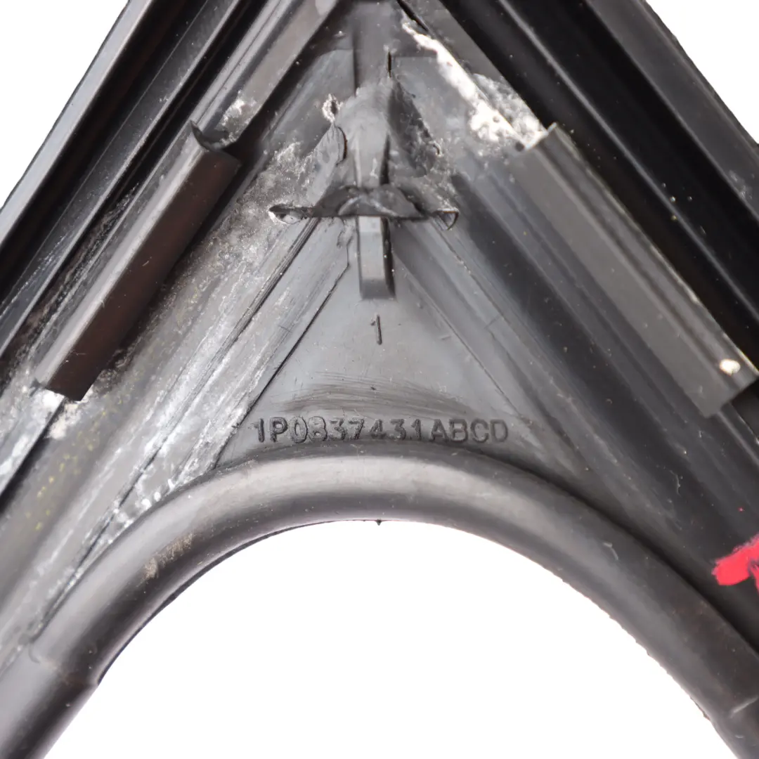 Seat Leon FR 1P Guarnizione Guida Finestrino Anteriore Sinistro - SKU 1P0837431A - Numero di parte 1P0837431A