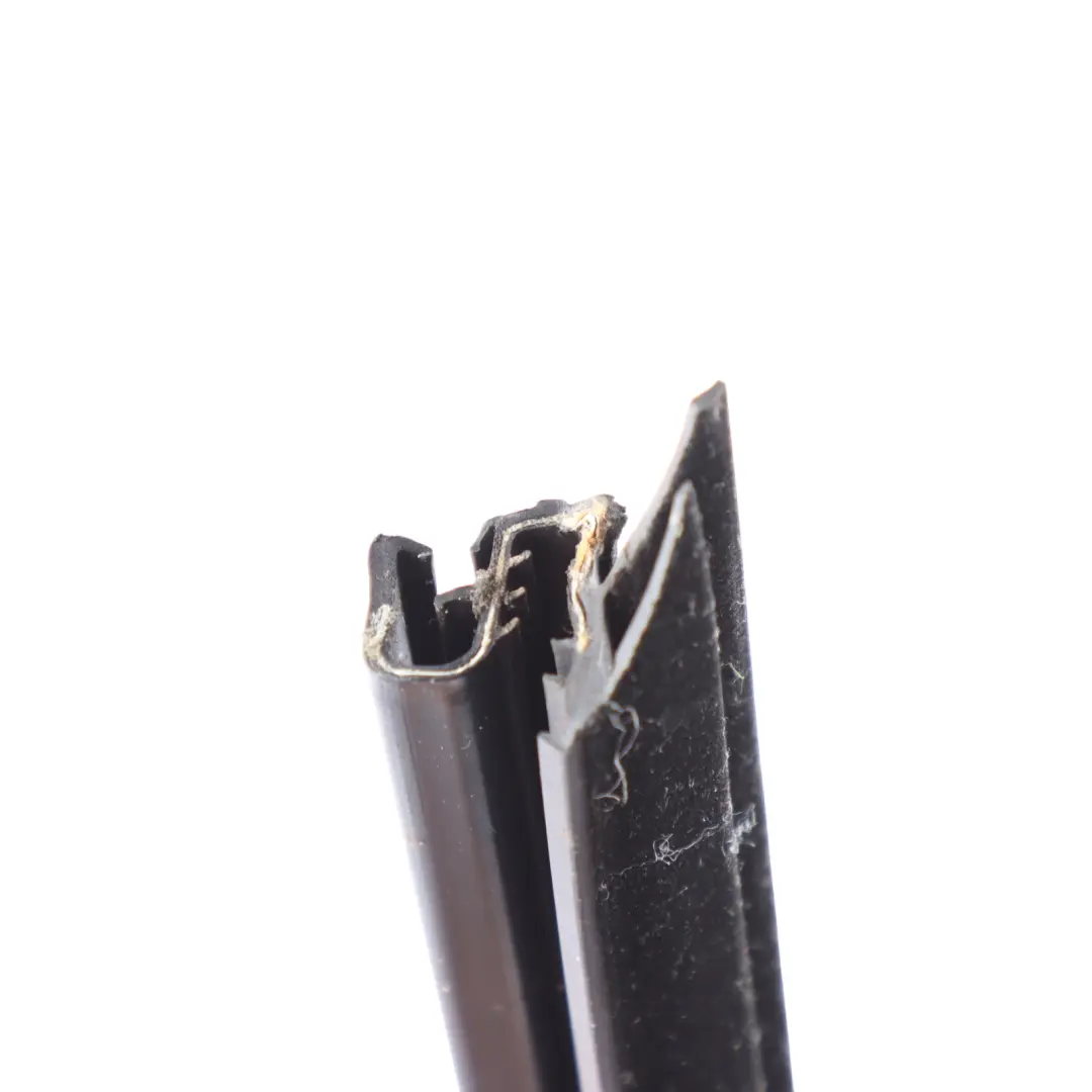 1P Tür Fenster Dichtung Leiste Kanal Innen Hinten Rechts für Seat Leon FR mit Teilenummer 1P0839472B Seat Leon FR 1P Tür Fenster Dichtung Leiste Kanal Innen Hinten Rechts - SKU 1P0839472B - Teilenummer 1P0839472B