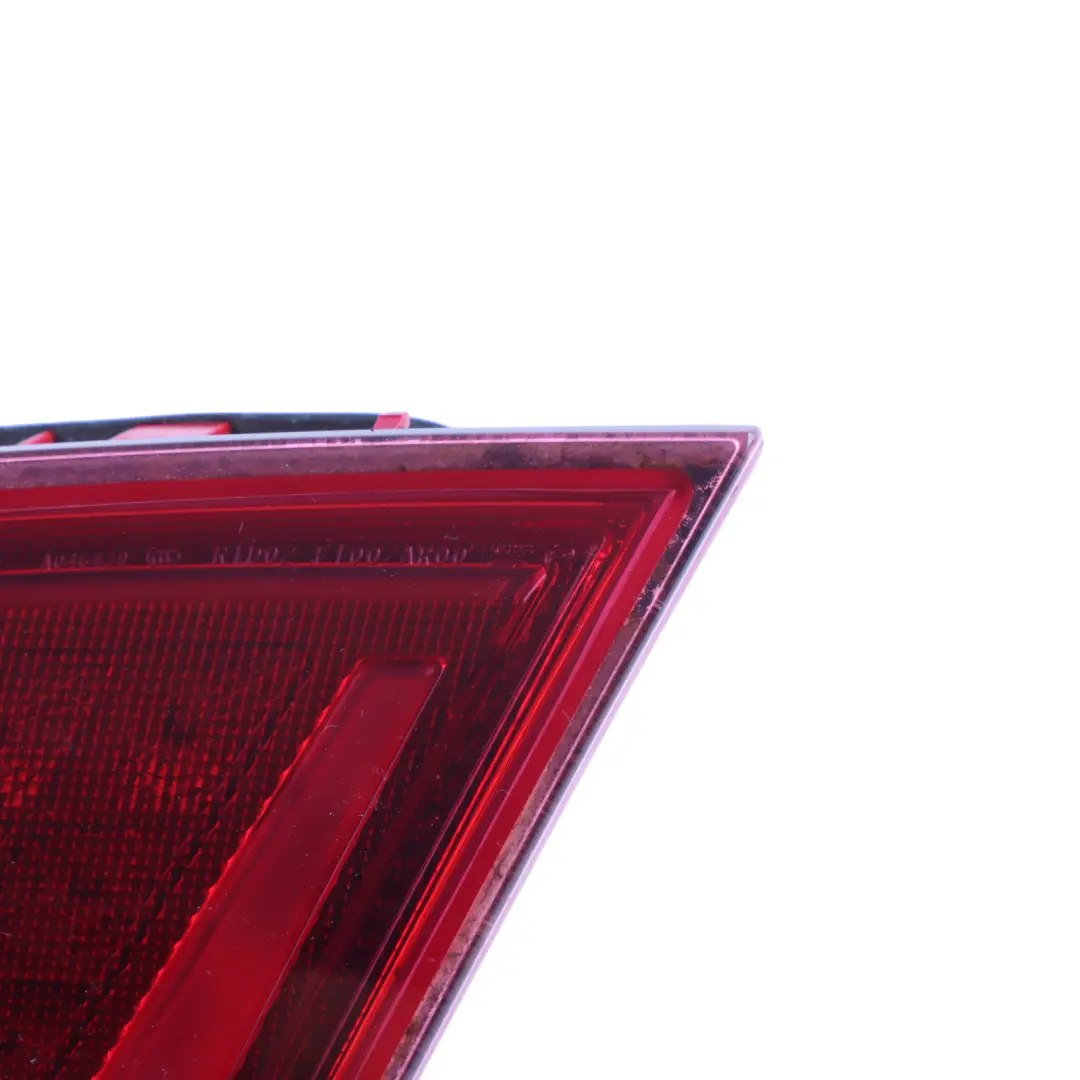 1P Rear Tail Light Lamp Inner Side Right O/S to Seat Leon with Part number 1P0945094P Seat Leon 1P Rear Tail Light Lamp Inner Side Right O/S - SKU 1P0945094P - Part number 1P0945094P