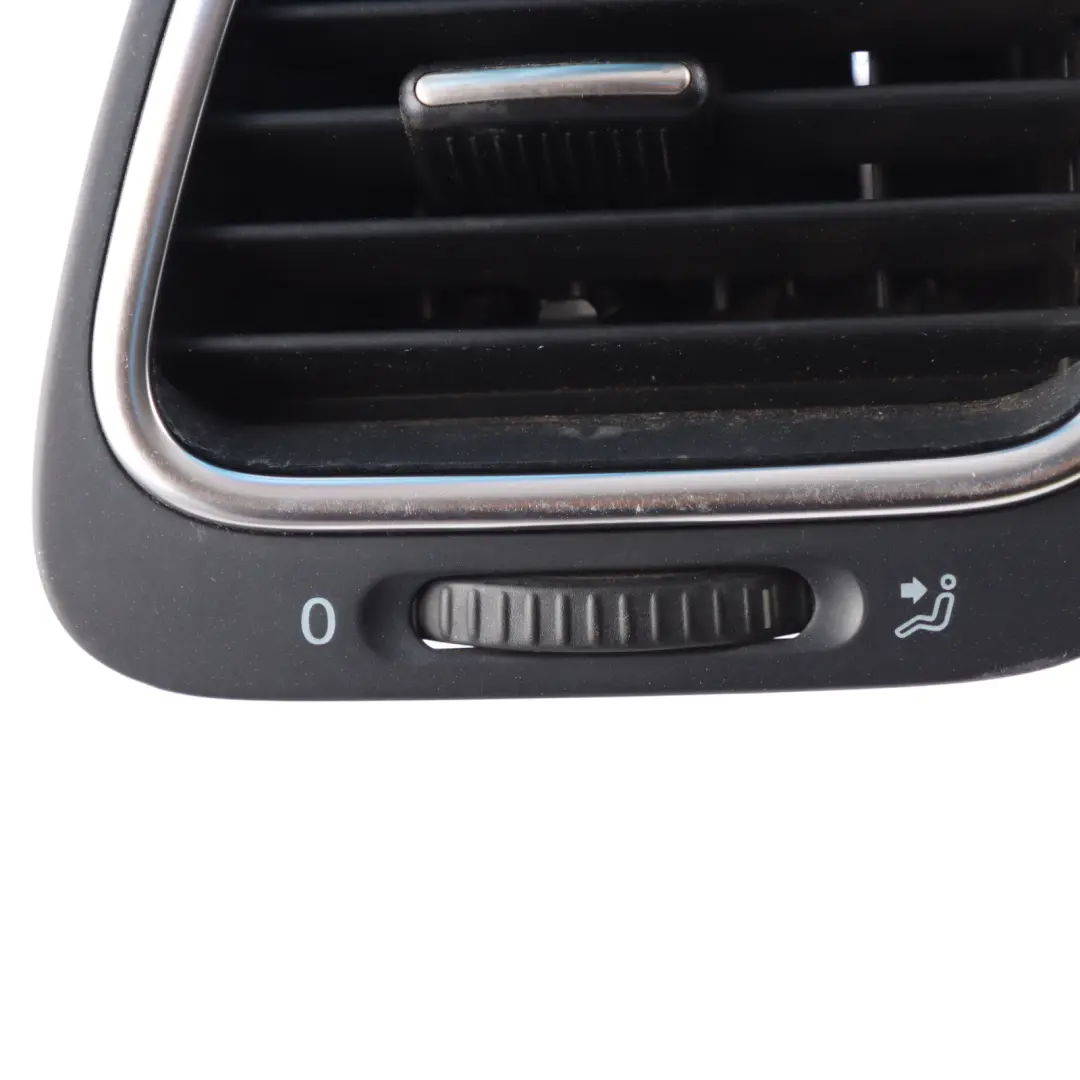 Mk3 Armaturen Brett Lüftungs Gitter Düse Links für Volkswagen VW Scirocco mit Teilenummer 1Q0819703J Volkswagen VW Scirocco Mk3 Armaturen Brett Lüftungs Gitter Düse Links - SKU 1Q0819703J - Teilenummer 1Q0819703J