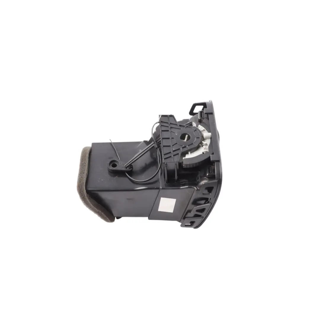 Mk3 Armaturen Brett Lüftungs Gitter Düse Links für Volkswagen VW Scirocco mit Teilenummer 1Q0819703J Volkswagen VW Scirocco Mk3 Armaturen Brett Lüftungs Gitter Düse Links - SKU 1Q0819703J - Teilenummer 1Q0819703J