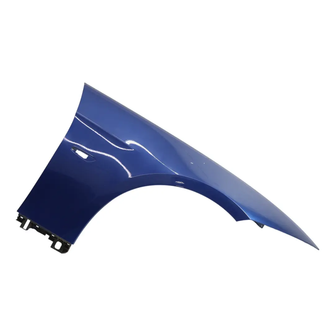 Parafango Anteriore Pannello Destro Montegoblau Metallic - A51 per BMW E92 con numero di parte 2155922 BMW E92 Parafango Anteriore Pannello Destro Montegoblau Metallic - A51 - SKU 2155922-MTB1 - Numero di parte 2155922