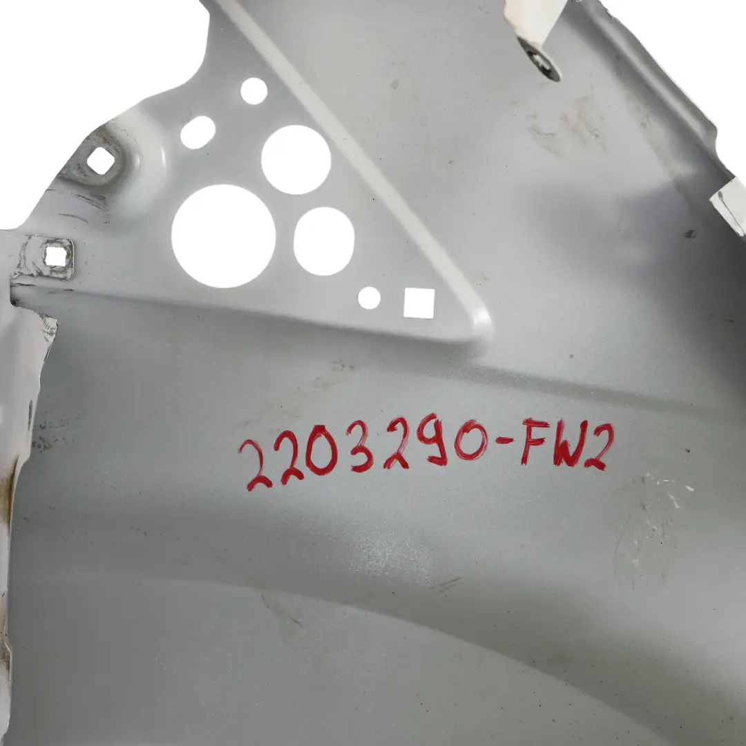 Pannello Laterale Sinistro Parafango Alare Frozen White Bianco - Z2 per Ford Transit con numero di parte 2203290 Ford Transit Pannello Laterale Sinistro Parafango Alare Frozen White Bianco - Z2 - SKU 2203290-FW2 - Numero di parte 2203290