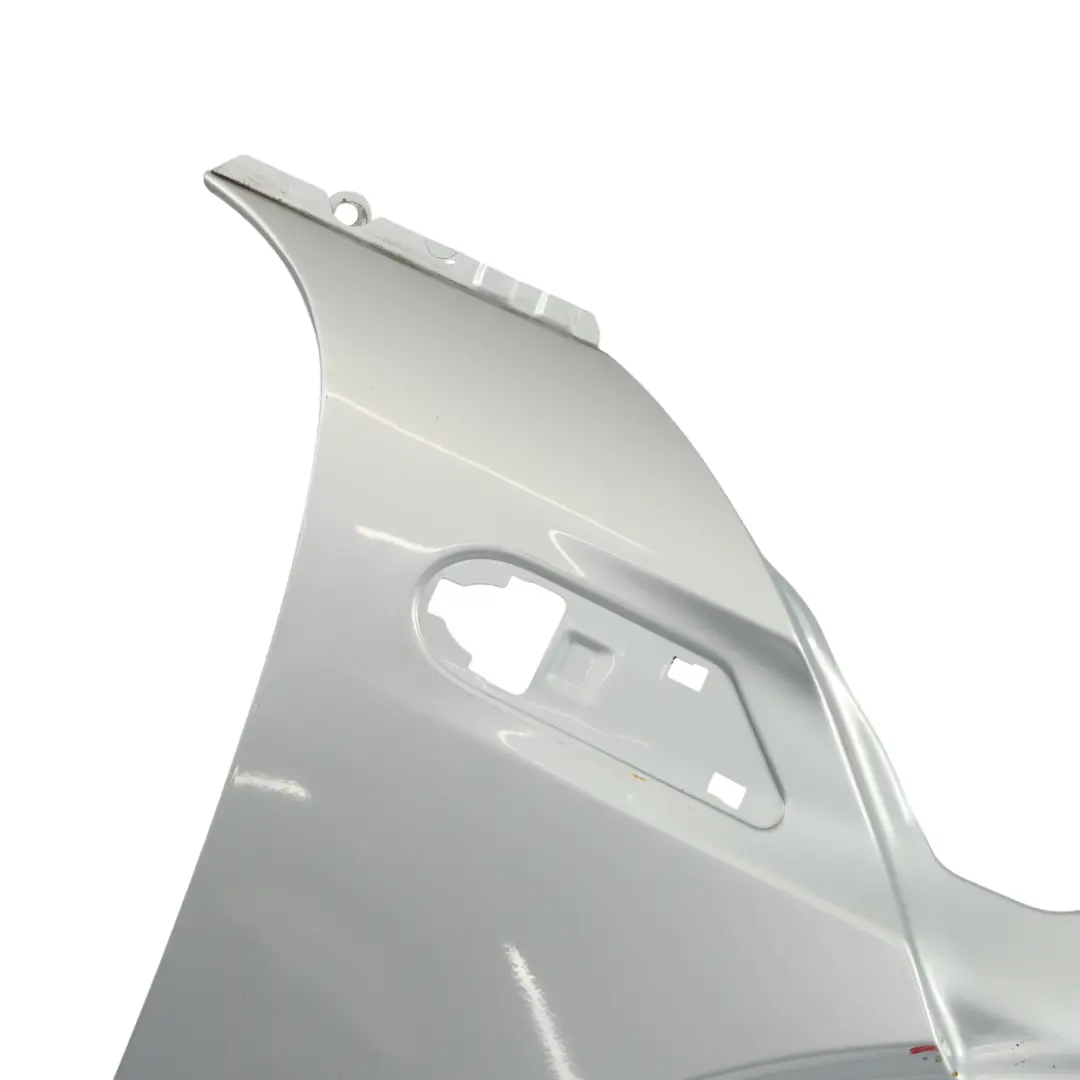 Panel Lateral Delantero Ala Derecha Pure Silver - 900 para Mini R55 R56 R57 R58 con número de pieza 2754726 Mini R55 R56 R57 R58 Panel Lateral Delantero Ala Derecha Pure Silver - 900 - SKU 2754726-PS1 - Número de pieza 2754726