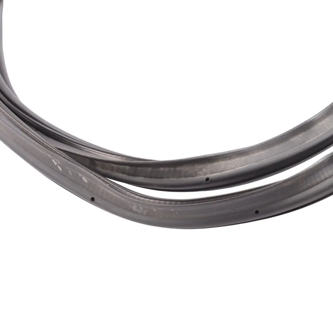 Volkswagen Polo VI AW Rear Boot Lid Trunk Gasket Seal Rubber - SKU 2G6827705E - Part number 2G6827705E
