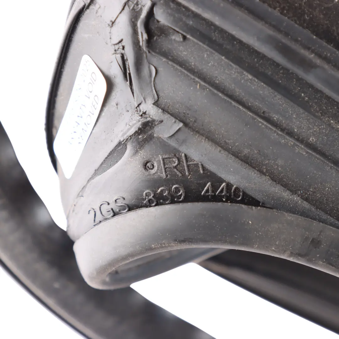 Door Window Seal Gasket Frame Right O/S to Volkswagen Polo VI Rear with Part number 2GS839440L Volkswagen Polo VI Rear Door Window Seal Gasket Frame Right O/S - SKU 2GS839440L - Part number 2GS839440L