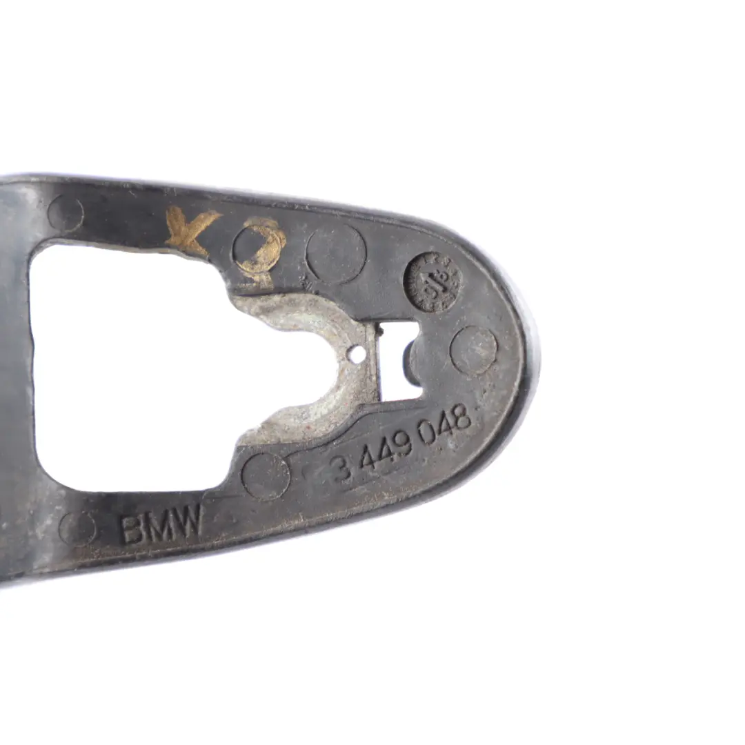 Wspornik Uchwyt Klamki Prawe Przednie Drzwi 3403754 do BMW X3 E83 o numerze 3449048 BMW X3 E83 Wspornik Uchwyt Klamki Prawe Przednie Drzwi 3403754 - SKU 3449048 - Numer Części 3449048