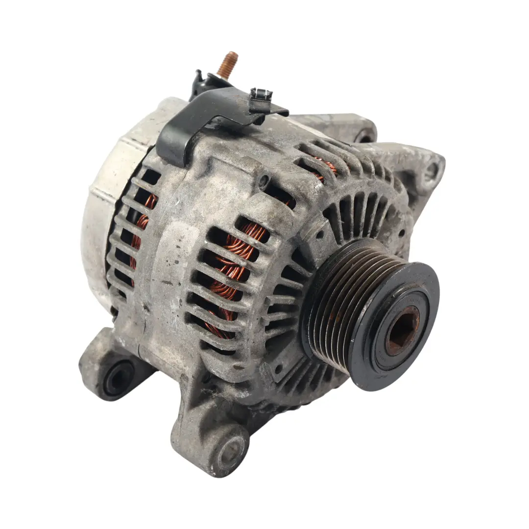 Alternator do Hyundai H-1 2.5 CRDI o numerze 373004A310 Hyundai H-1 2.5 CRDI Alternator - SKU 373004A310 - Numer Części 373004A310