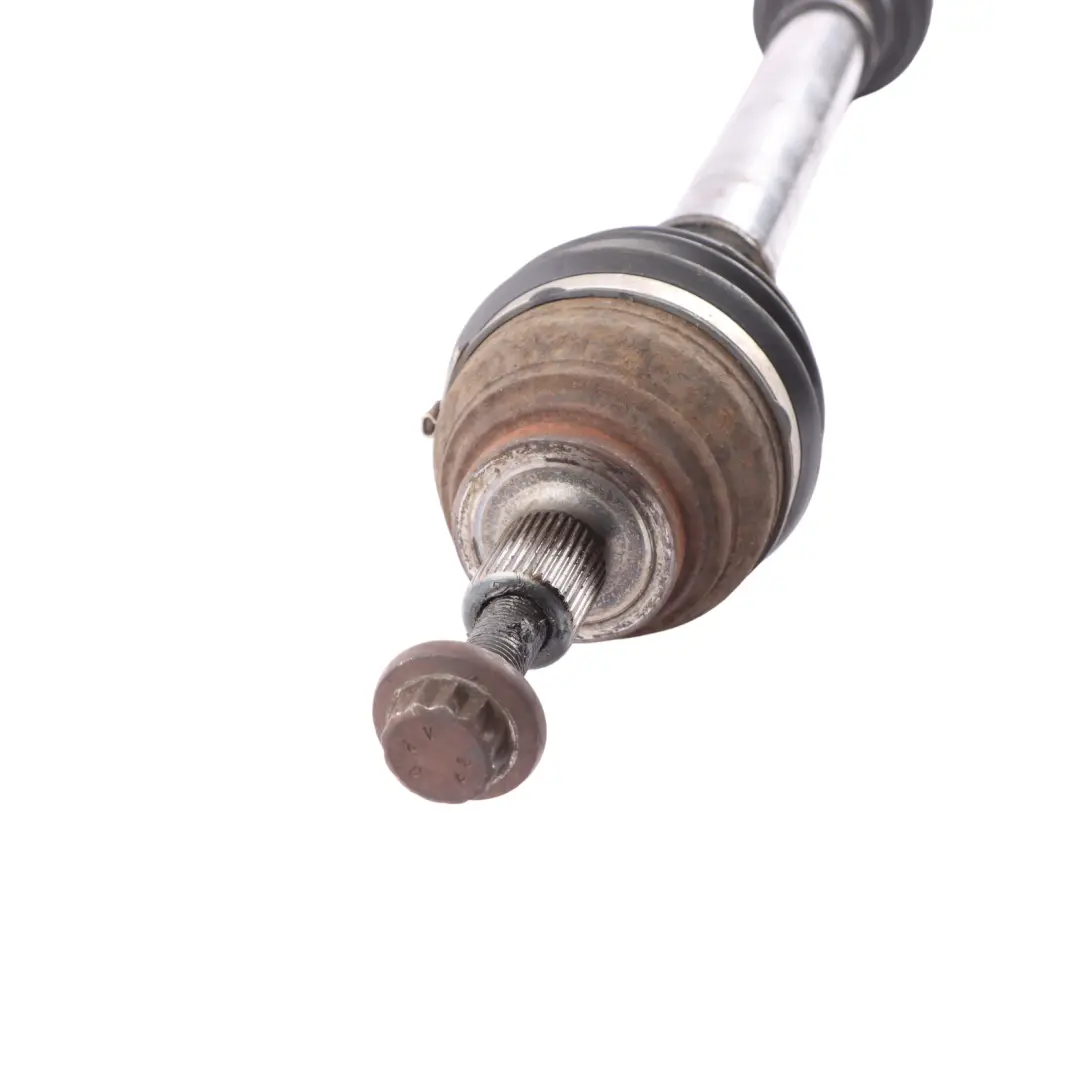 Front Axle Driveshaft Drive Shaft Right O/S to Volkswagen Passat B7 with Part number 3AA407272A Volkswagen Passat B7 Front Axle Driveshaft Drive Shaft Right O/S - SKU 3AA407272A - Part number 3AA407272A