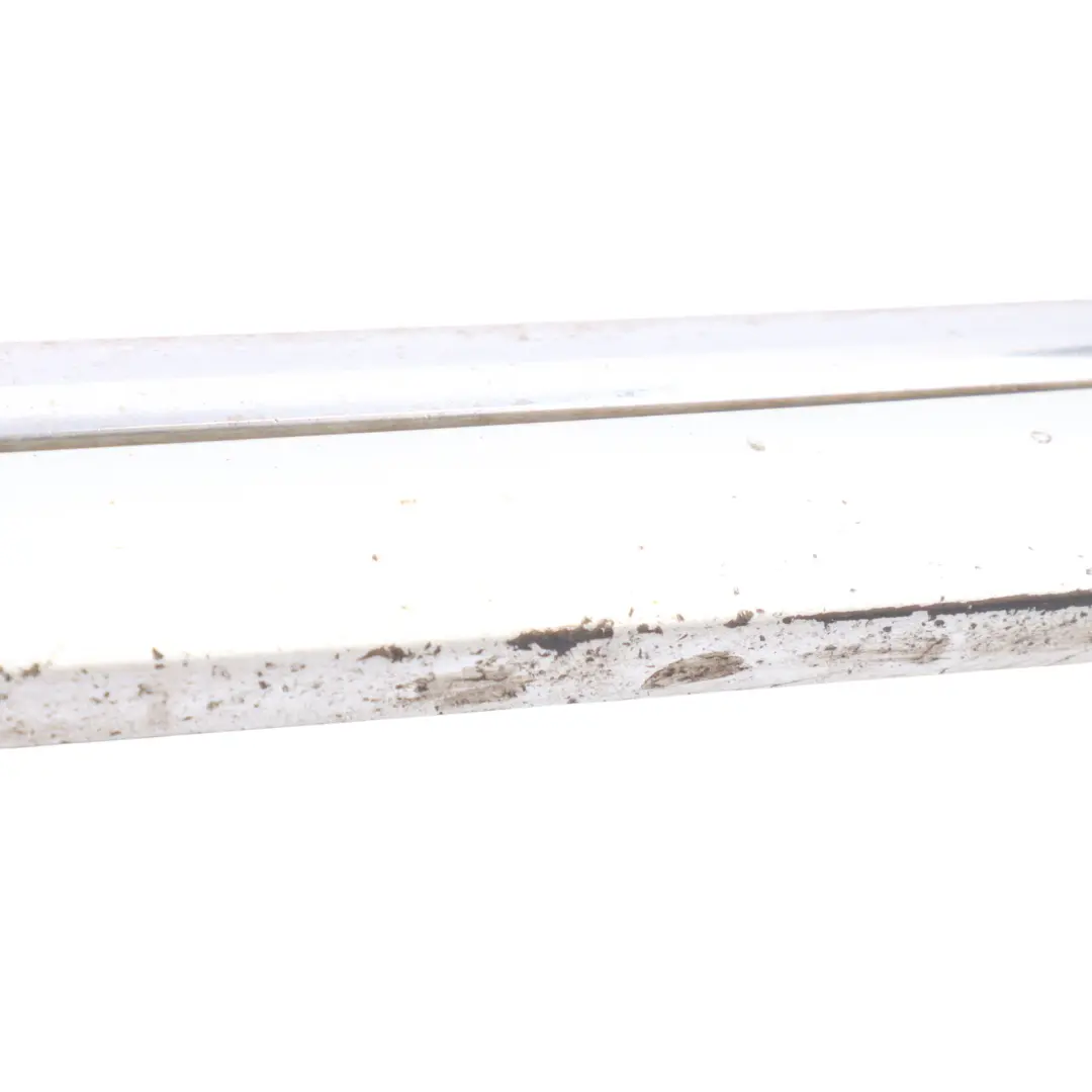 Volkswagen Passat B7 Moldura Puerta Delantera Inferior Derecha Plata Reflex A7W - SKU 3AA854940A-RES - Número de pieza 3AA854940A