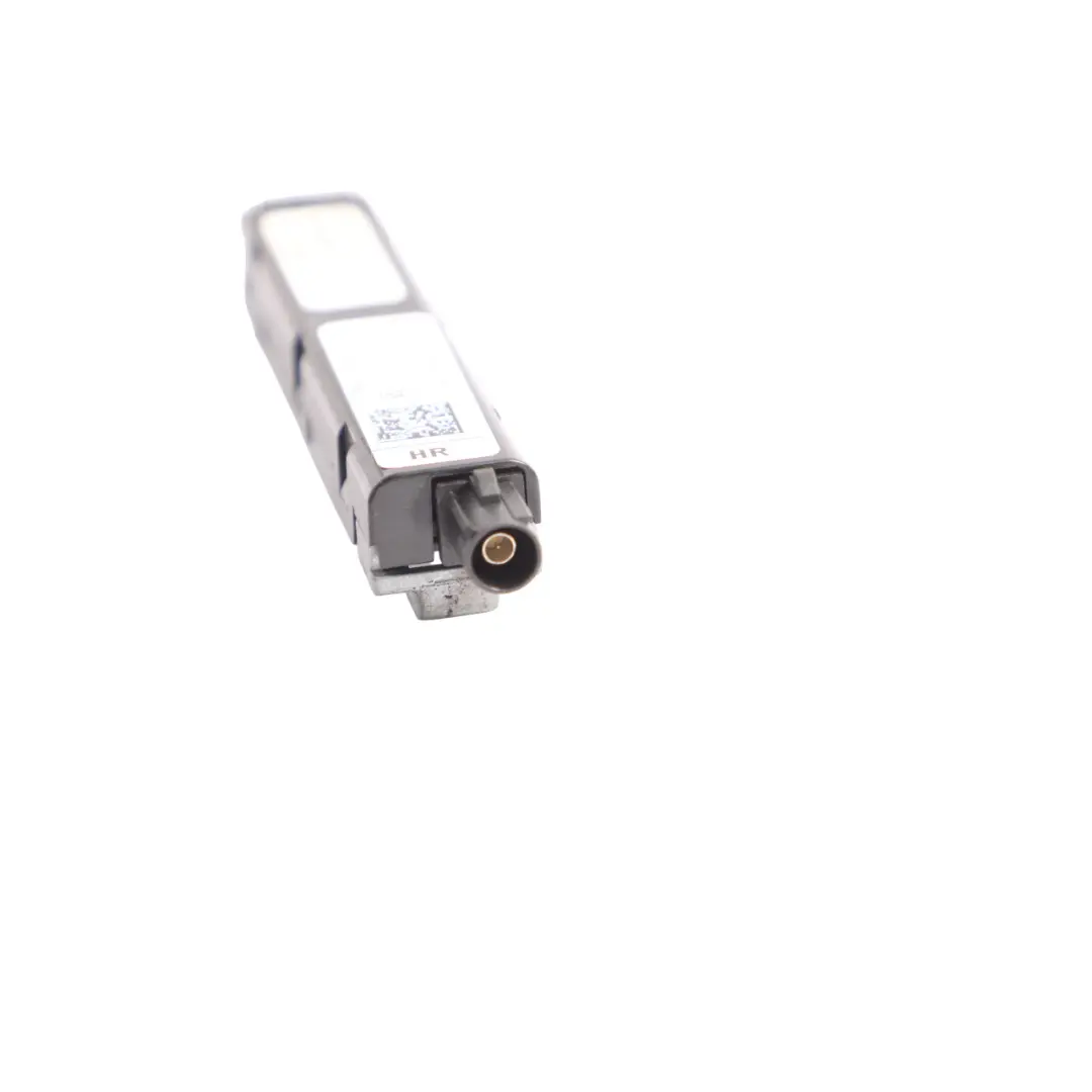 Amplificateur Antenne Radio Droit pour Volkswagen Passat B7 à propos du numéro de pièce 3AF035552E Volkswagen Passat B7 Amplificateur Antenne Radio Droit - SKU 3AF035552E - Numéro de pièce 3AF035552E