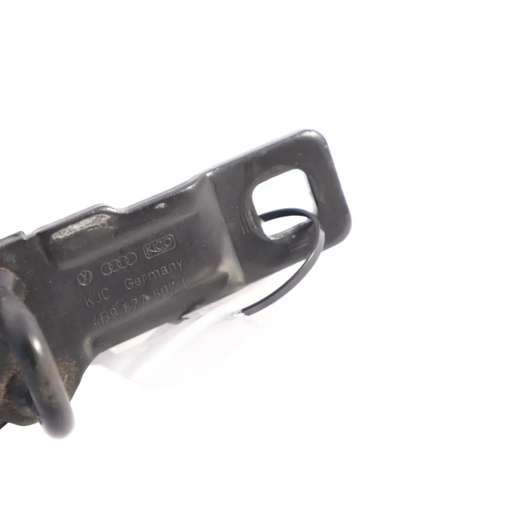 Staffa Piastra Battuta Portellone Posteriore Bagagliaio per Audi A3 8P con numero di parte 4B9827507L Audi A3 8P Staffa Piastra Battuta Portellone Posteriore Bagagliaio - SKU 4B9827507L - Numero di parte 4B9827507L