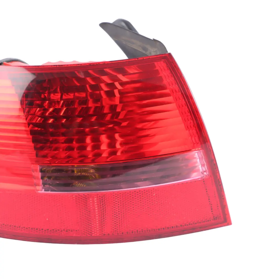 Light Lamp Tailgate Outer Left N/S to Audi A6 C6 Avant Rear with Part number 4F9945095 Audi A6 C6 Avant Rear Light Lamp Tailgate Outer Left N/S - SKU 4F9945095 - Part number 4F9945095