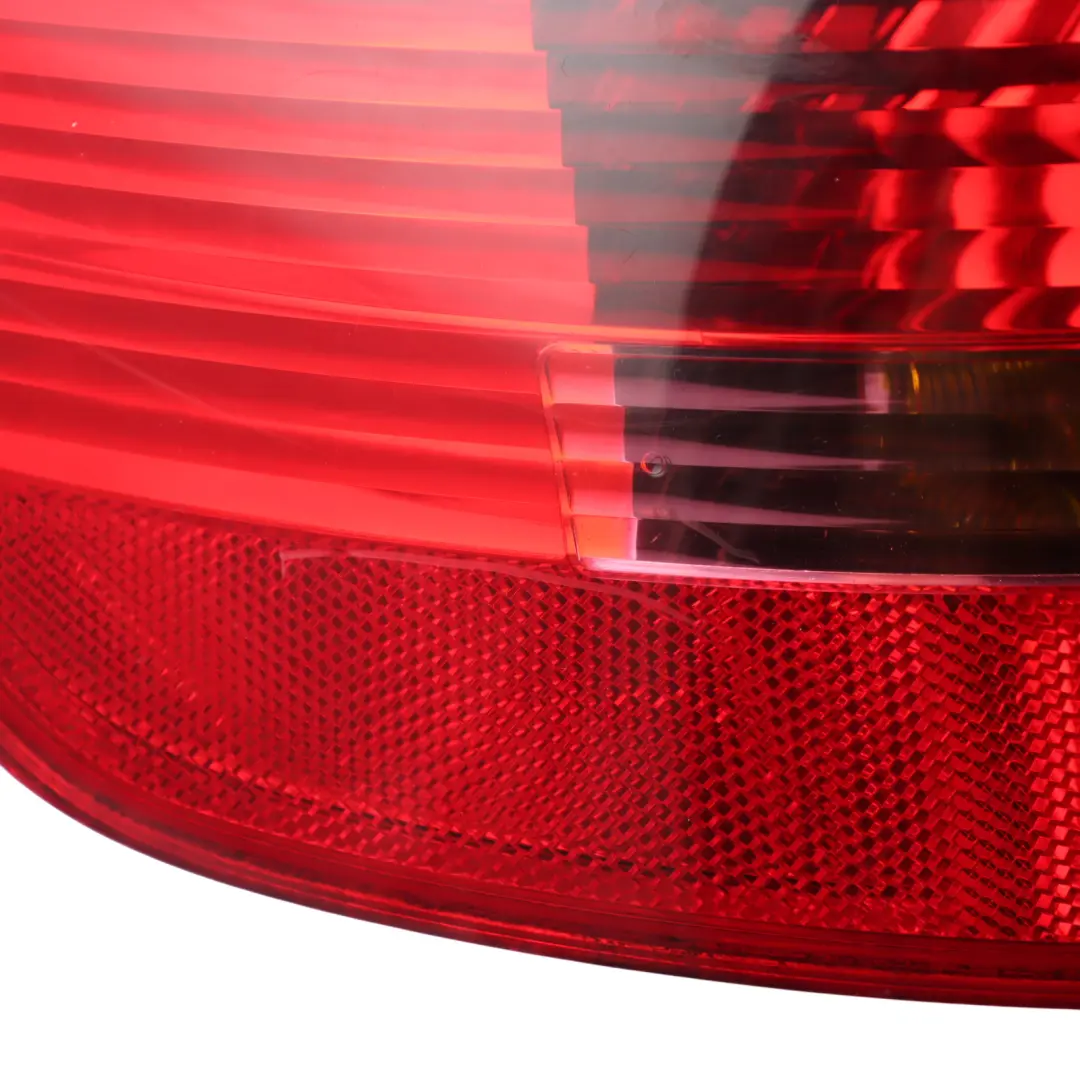 Rückleuchte Heckklappe Außen Links für Audi A6 C6 Avant mit Teilenummer 4F9945095 Audi A6 C6 Avant Rückleuchte Heckklappe Außen Links - SKU 4F9945095 - Teilenummer 4F9945095