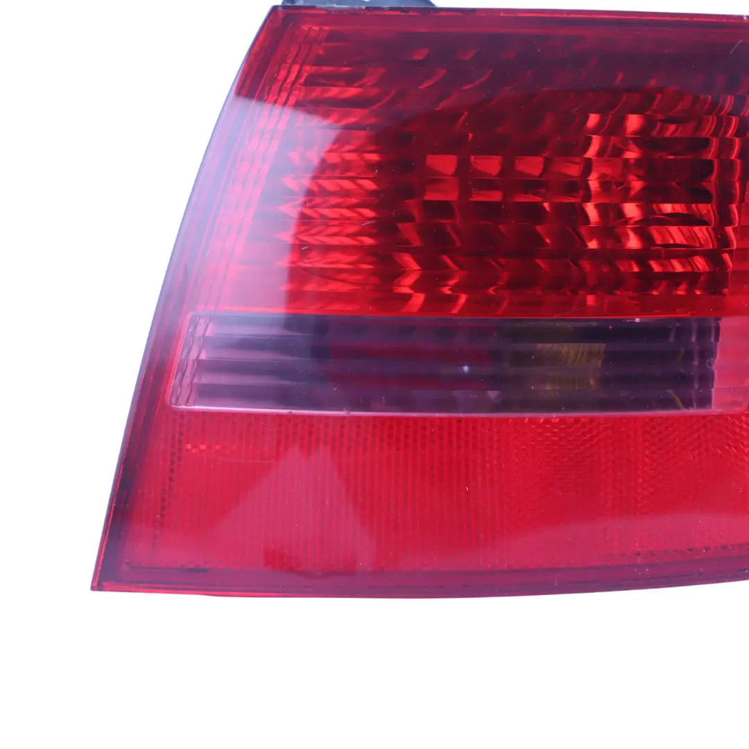 Light Lamp Tailgate Outer Right O/S to Audi A6 C6 Avant Rear with Part number 4F9945096 Audi A6 C6 Avant Rear Light Lamp Tailgate Outer Right O/S - SKU 4F9945096 - Part number 4F9945096