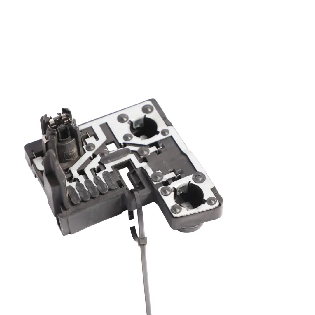 Inner Bulb Holder Socket Tail Gate Rear Right O/S to Audi A6 S6 C6 Avant with Part number 4F9945222 Audi A6 S6 C6 Avant Inner Bulb Holder Socket Tail Gate Rear Right O/S - SKU 4F9945222 - Part number 4F9945222