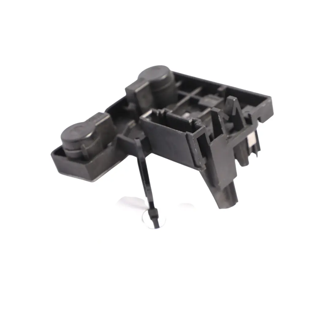 Inner Bulb Holder Socket Tail Gate Rear Right O/S to Audi A6 S6 C6 Avant with Part number 4F9945222 Audi A6 S6 C6 Avant Inner Bulb Holder Socket Tail Gate Rear Right O/S - SKU 4F9945222 - Part number 4F9945222