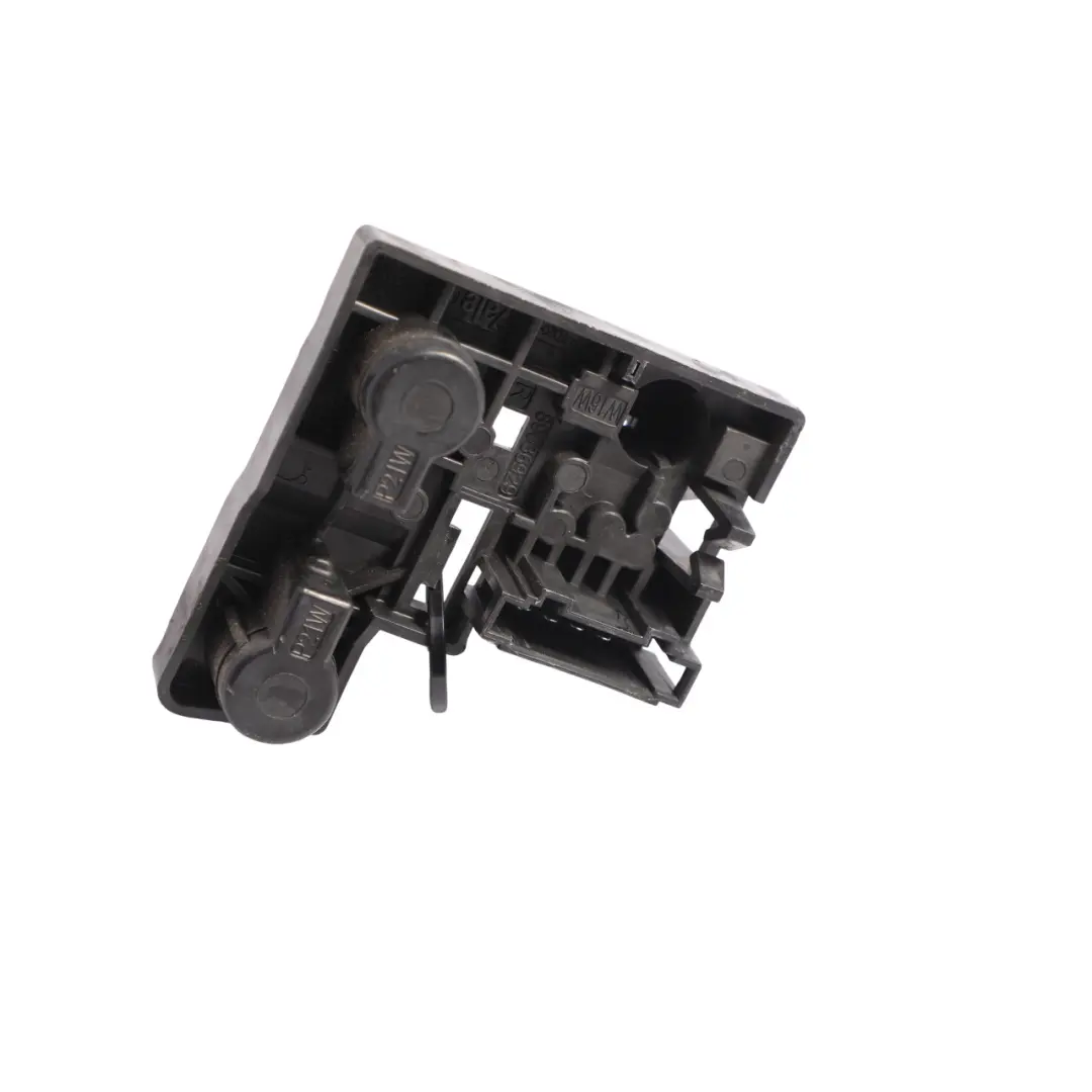 Inner Bulb Holder Socket Tail Gate Rear Right O/S to Audi A6 S6 C6 Avant with Part number 4F9945222 Audi A6 S6 C6 Avant Inner Bulb Holder Socket Tail Gate Rear Right O/S - SKU 4F9945222 - Part number 4F9945222