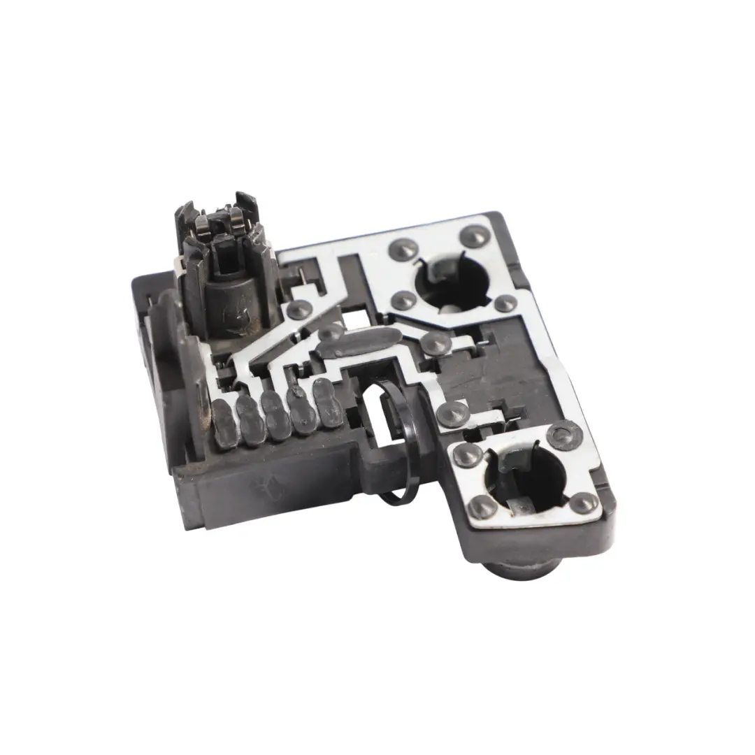 Inner Bulb Holder Socket Tail Gate Rear Right O/S to Audi A6 S6 C6 Avant with Part number 4F9945222 Audi A6 S6 C6 Avant Inner Bulb Holder Socket Tail Gate Rear Right O/S - SKU 4F9945222 - Part number 4F9945222