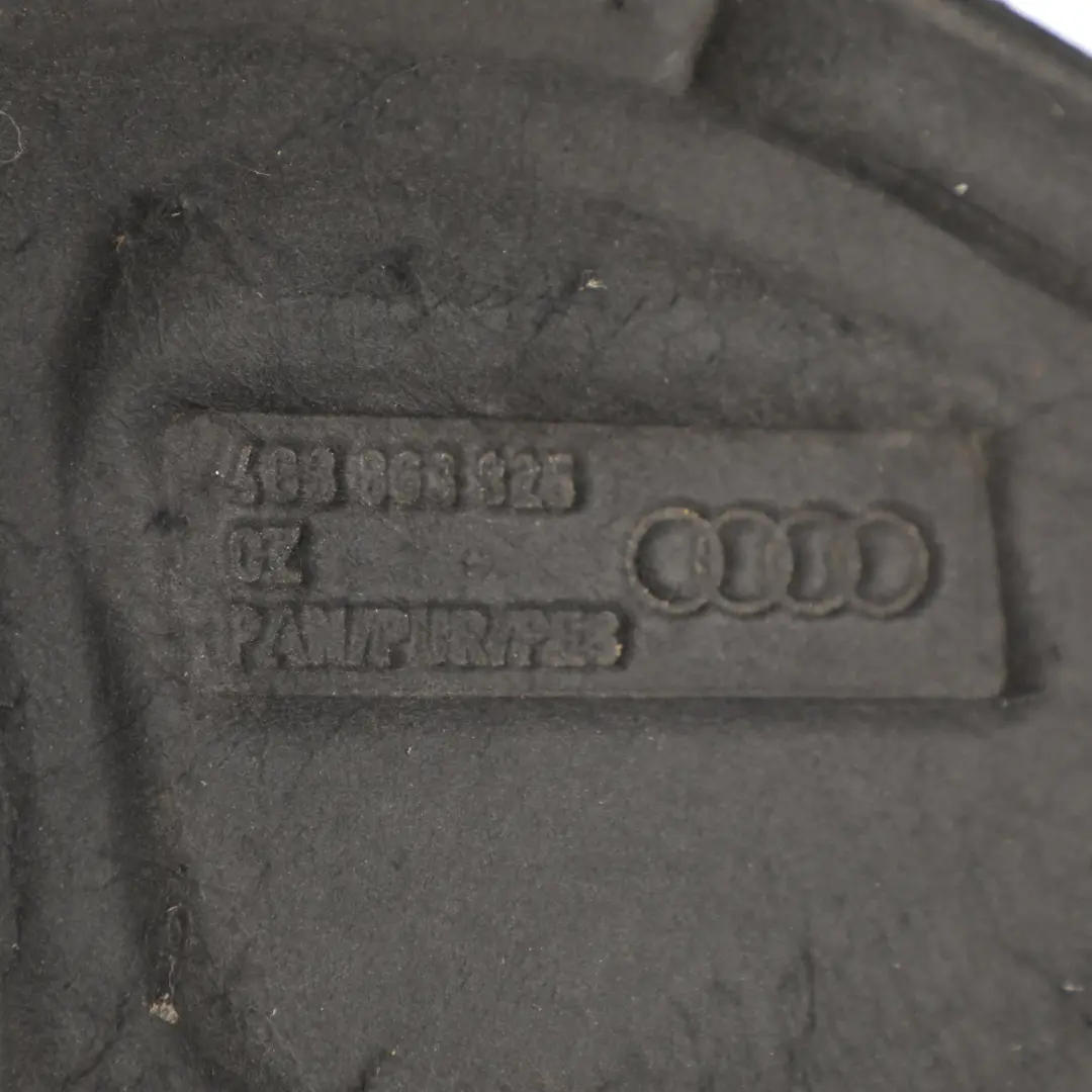 Wygłuszenie Podbitka Maski Silnika 8T0863825H do Audi A7 4G o numerze 4G8863825 Audi A7 4G Wygłuszenie Podbitka Maski Silnika 8T0863825H - SKU 4G8863825 - Numer Części 4G8863825