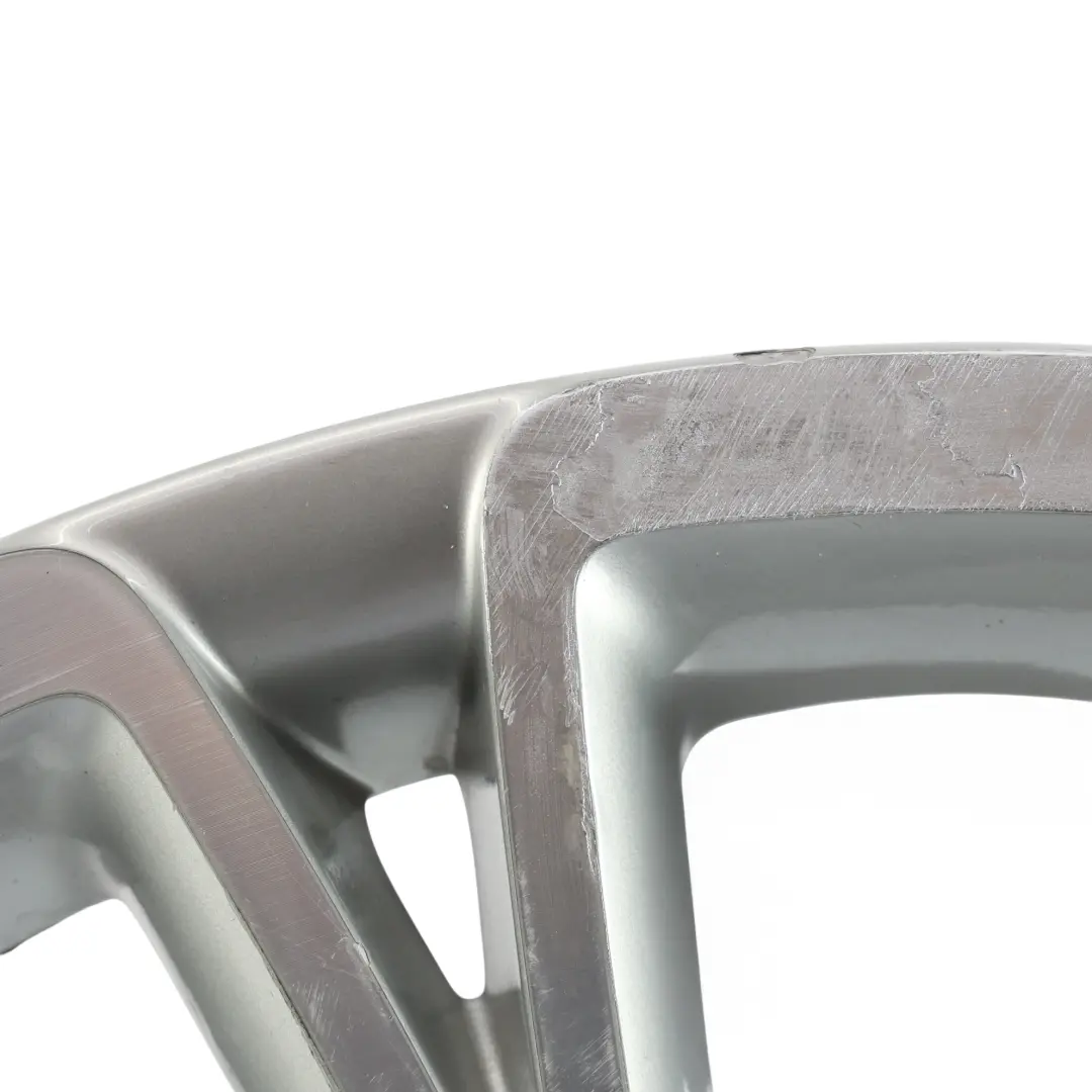 Felga Aluminiowa Srebrna 19" 9J ET:39 do Audi A7 4G A8 4H o numerze 4H0601025G Audi A7 4G A8 4H Felga Aluminiowa Srebrna 19" 9J ET:39 - SKU 4H0601025G-1 - Numer Części 4H0601025G