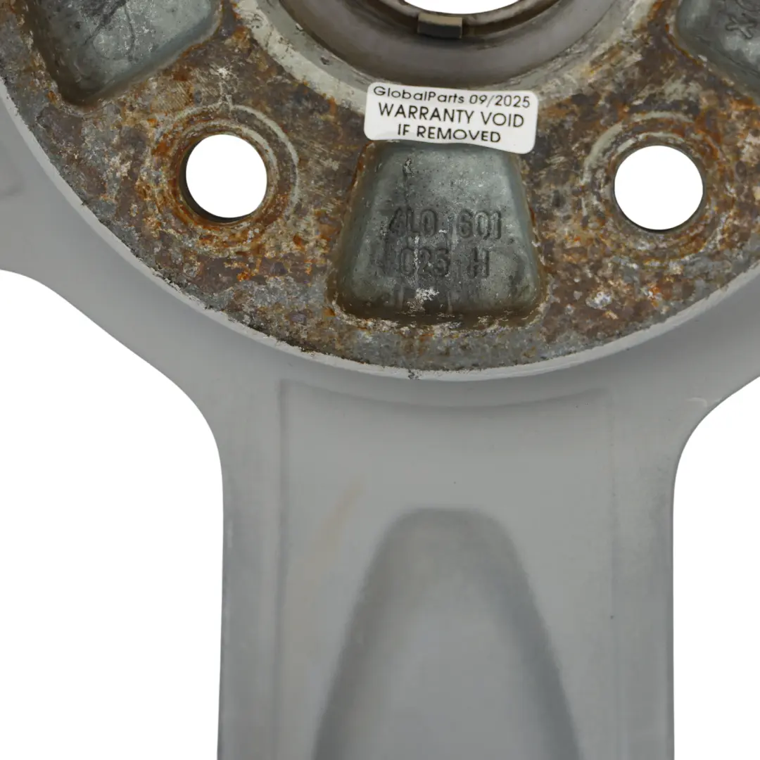 Leicht Metall Felge Silber 20" 9J ET:60 Stern Speiche für Audi Q7 4L mit Teilenummer 4L0601025H Audi Q7 4L Leicht Metall Felge Silber 20" 9J ET:60 Stern Speiche - SKU 4L0601025H-10 - Teilenummer 4L0601025H