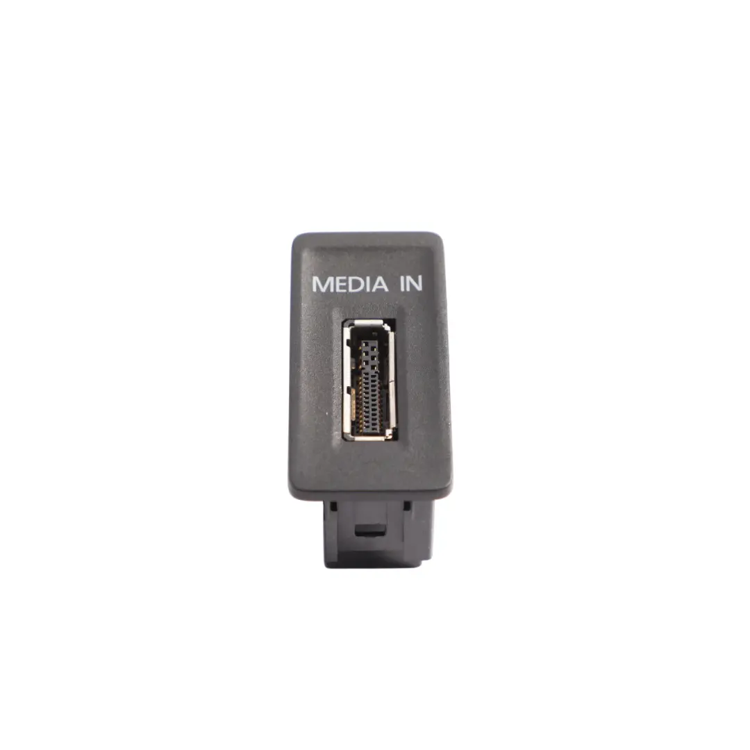 Adattatore Connessione Presa Multimediale 5Q0035736 per Volkswagen Golf Mk7 con numero di parte 5G0035222A Volkswagen Golf Mk7 Adattatore Connessione Presa Multimediale 5Q0035736 - SKU 5G0035222A - Numero di parte 5G0035222A