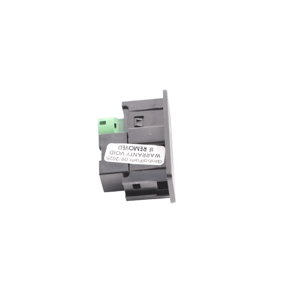 Adattatore Connessione Presa Multimediale 5Q0035736 per Volkswagen Golf Mk7 con numero di parte 5G0035222A Volkswagen Golf Mk7 Adattatore Connessione Presa Multimediale 5Q0035736 - SKU 5G0035222A - Numero di parte 5G0035222A