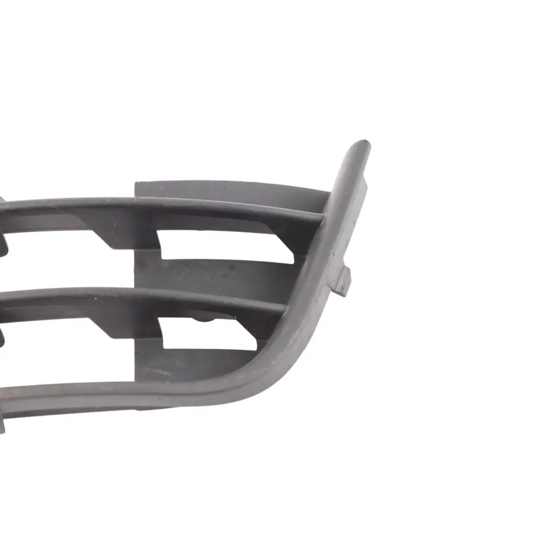Skoda Fabia 5J Roomster Mk1 Grille Pare-Chocs Avant Inférieur Gauche - SKU 5J0853665A - Numéro de pièce 5J0853665A