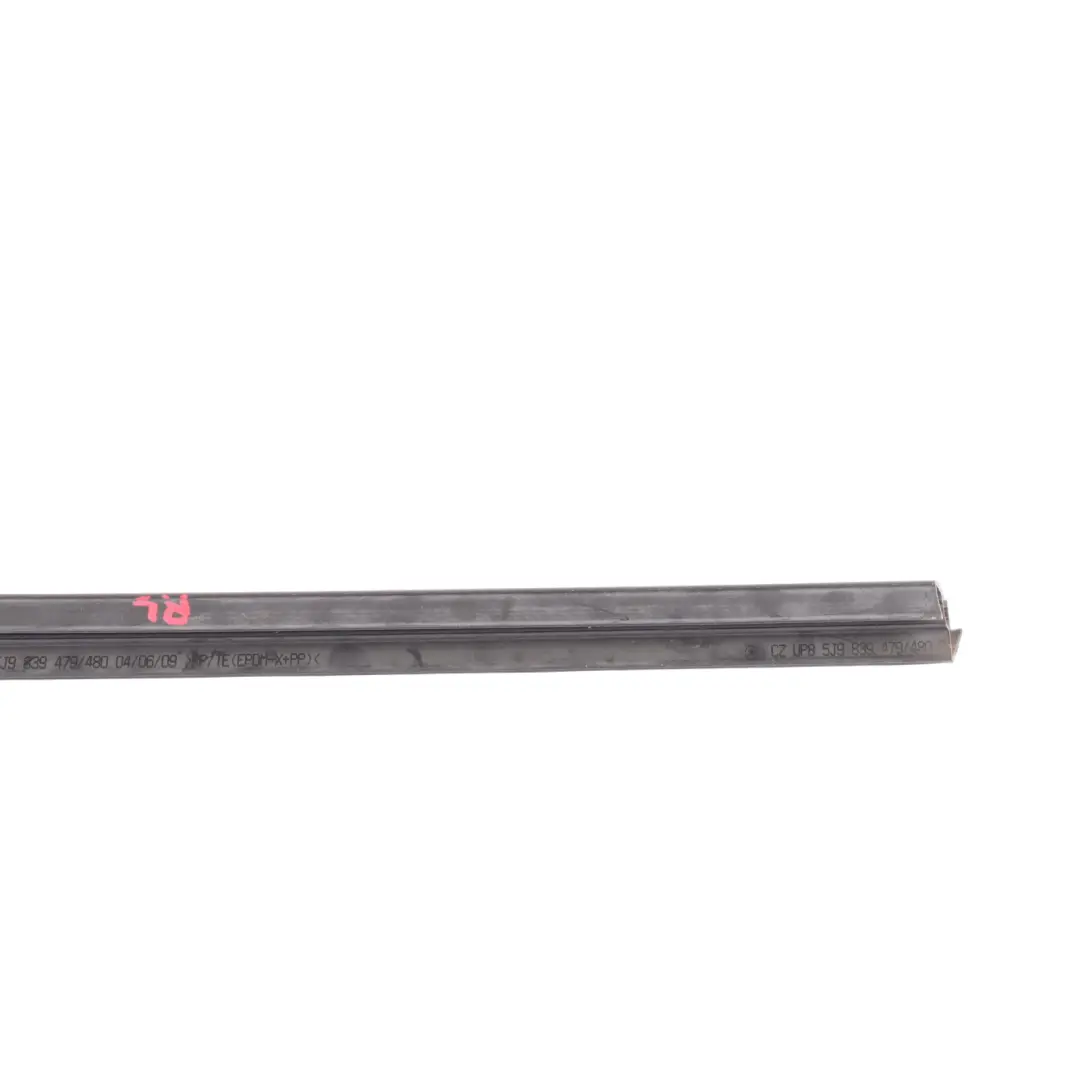 Skoda Fabia 5J Striscia Guarnizione Interna Lunotto Posteriore - SKU 5J6839479 - Numero di parte 5J6839479