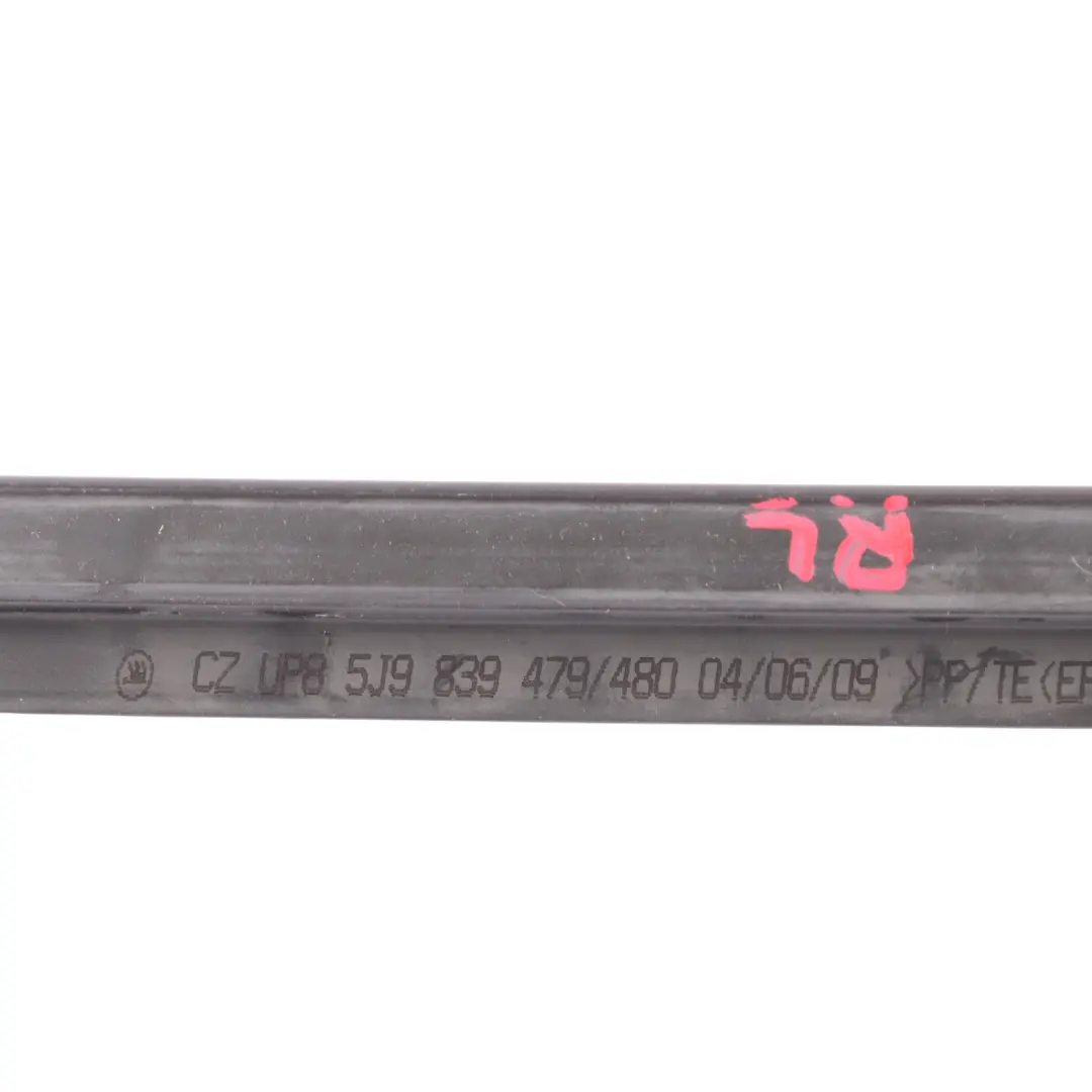 Hintere Tür Fenster Innere Dichtung Strip Links für Skoda Fabia 5J mit Teilenummer 5J6839479 Skoda Fabia 5J Hintere Tür Fenster Innere Dichtung Strip Links - SKU 5J6839479 - Teilenummer 5J6839479