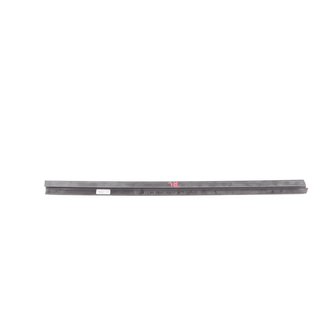 Skoda Fabia 5J Striscia Guarnizione Interna Lunotto Posteriore - SKU 5J6839479 - Numero di parte 5J6839479
