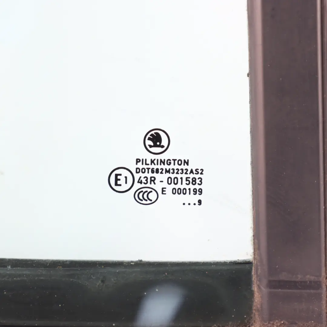 Mk2 Rear Door Window Glas Fixed Guide Seal Right O/S AS2 to Skoda Fabia with Part number 5J9845210N Skoda Fabia Mk2 Rear Door Window Glas Fixed Guide Seal Right O/S AS2 - SKU 5J9845210N - Part number 5J9845210N