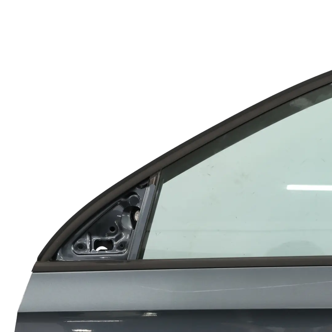 Tür Vorne Links Metallgrau Metallic - F7Y für Skoda Rapid NH1 mit Teilenummer 5JA831051C Skoda Rapid NH1 Tür Vorne Links Metallgrau Metallic - F7Y - SKU 5JA831051C-MEGR - Teilenummer 5JA831051C