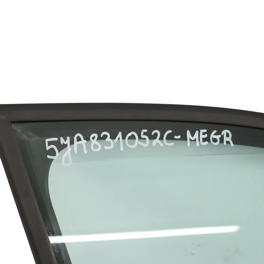 Puerta Delantera Derecha Gris Metalizado - F7Y para Skoda Rapid NH1 con número de pieza 5JA831052C Skoda Rapid NH1 Puerta Delantera Derecha Gris Metalizado - F7Y - SKU 5JA831052C-MEGR - Número de pieza 5JA831052C