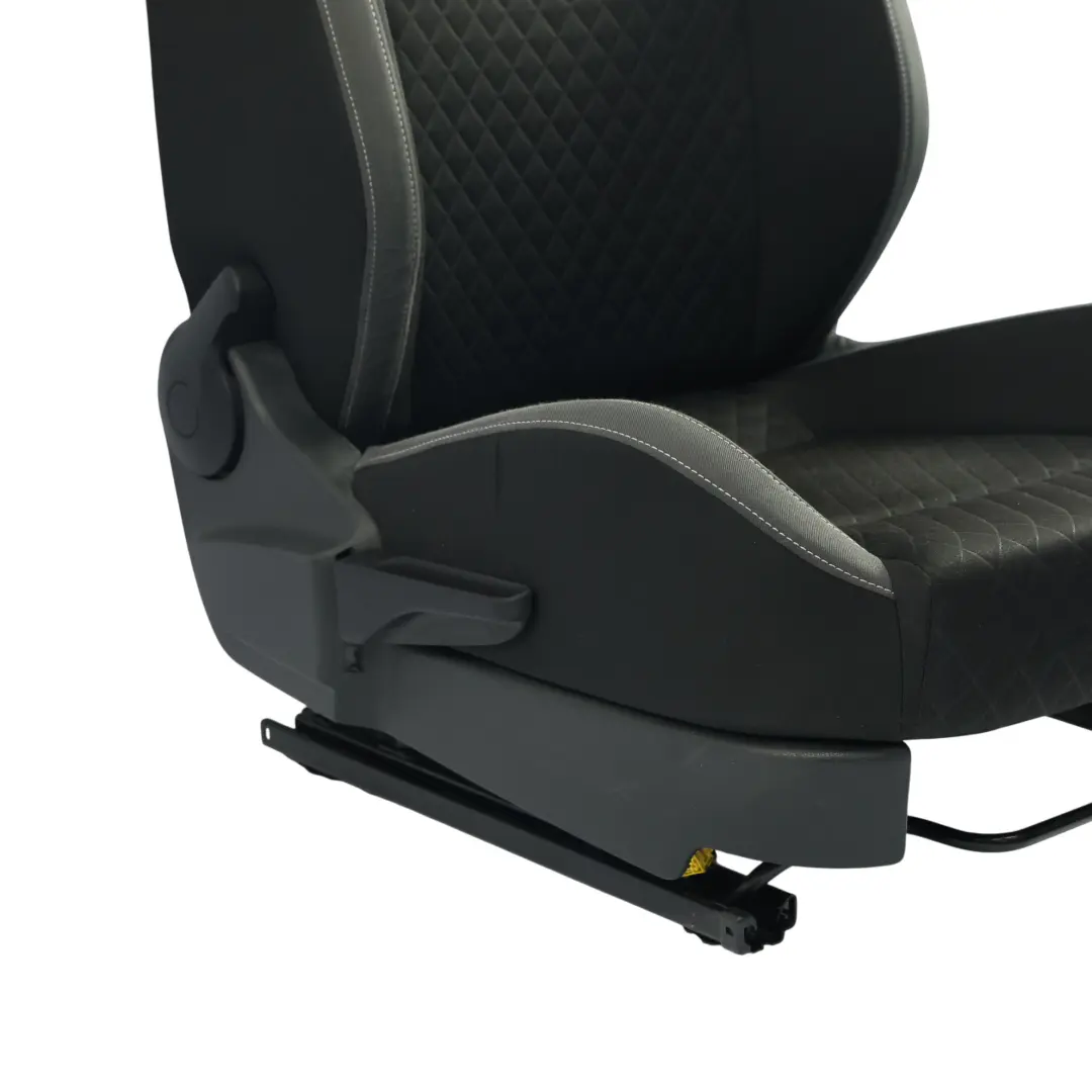 Skoda Rapid NH1 Vorder Sitz Beheizter Stoff Satine Schwarz Silber Rechts - SKU 5JA881806DT - Teilenummer 5JA881806DT