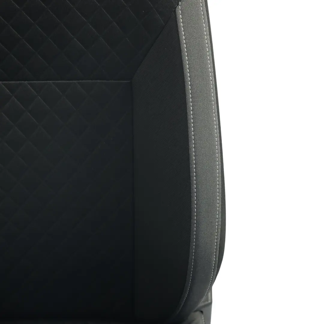 Fotel Przedni Grzany Materiał Satyna Czarny Srebrny Prawy do Skoda Rapid NH1 o numerze 5JA881806DT Skoda Rapid NH1 Fotel Przedni Grzany Materiał Satyna Czarny Srebrny Prawy - SKU 5JA881806DT - Numer Części 5JA881806DT