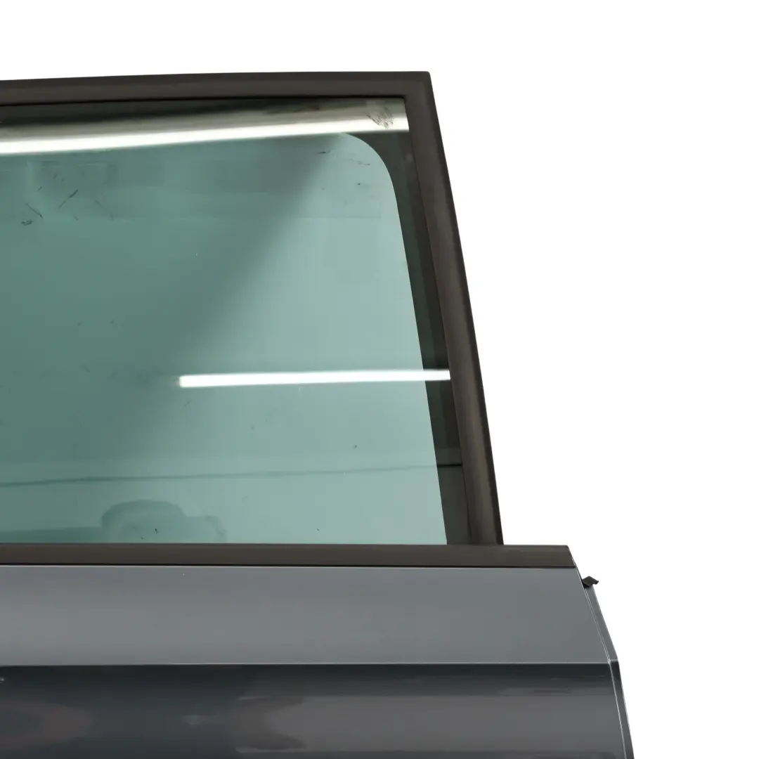 Puerta Trasera Derecha Gris Metalizado - F7Y para Skoda Rapid NH1 con número de pieza 5JJ833052A Skoda Rapid NH1 Puerta Trasera Derecha Gris Metalizado - F7Y - SKU 5JJ833052A-MEGR - Número de pieza 5JJ833052A