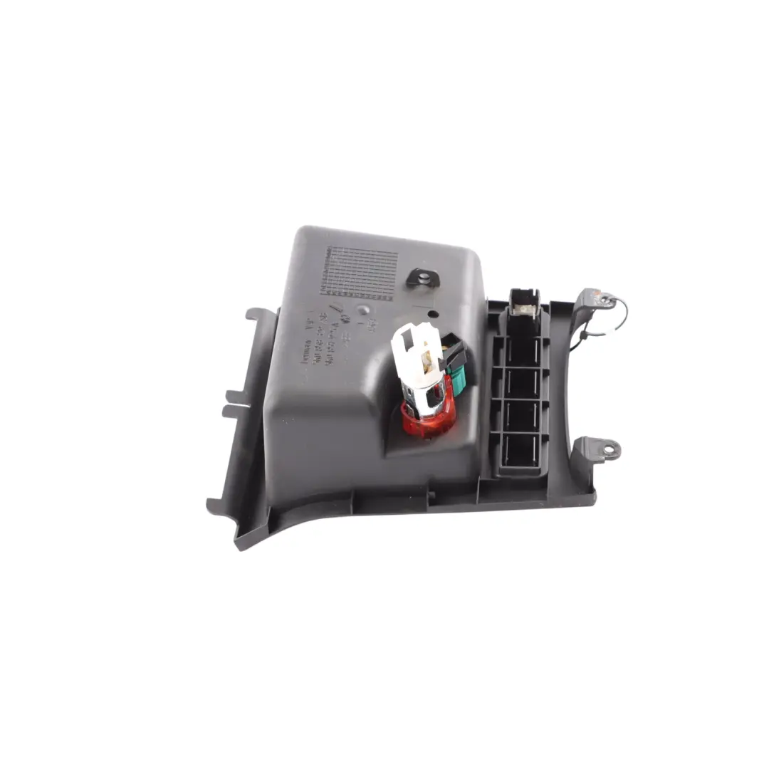MK3 Mittelkonsole Aschenbecher 12V Steckdose für Volkswagen Scirocco mit Teilenummer 5K0857925A Volkswagen Scirocco MK3 Mittelkonsole Aschenbecher 12V Steckdose - SKU 5K0857925A - Teilenummer 5K0857925A