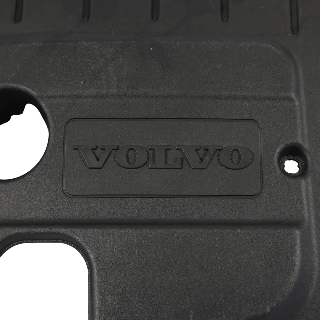 Osłona Pokrywa Górna Silnika 1.6 Diesel do Volvo S40 o numerze 5M5Q-6N041 Volvo S40 Osłona Pokrywa Górna Silnika 1.6 Diesel - SKU 5M5Q-6N041 - Numer Części 5M5Q-6N041