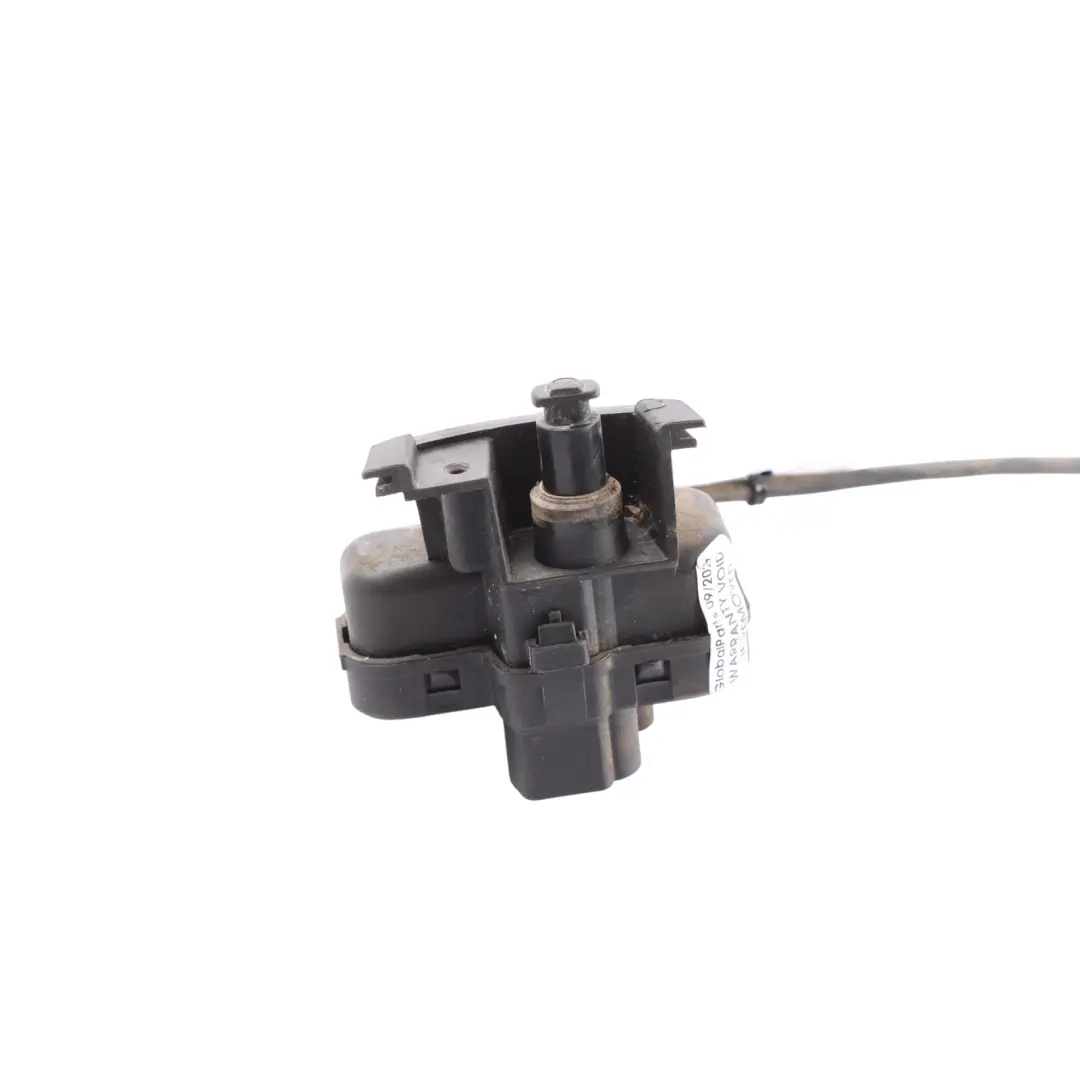 Volkswagen Tiguan 5N Servomotore Attuatore Sportello Carburante - SKU 5N0810773E - Numero di parte 5N0810773E