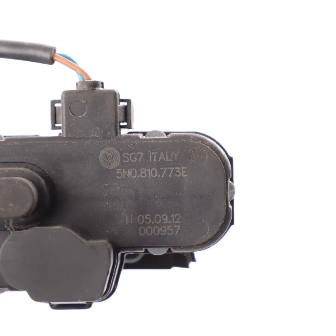 Filler Flap Actuator Release Servomotor to Volkswagen Tiguan 5N Fuel with Part number 5N0810773E Volkswagen Tiguan 5N Fuel Filler Flap Actuator Release Servomotor - SKU 5N0810773E - Part number 5N0810773E