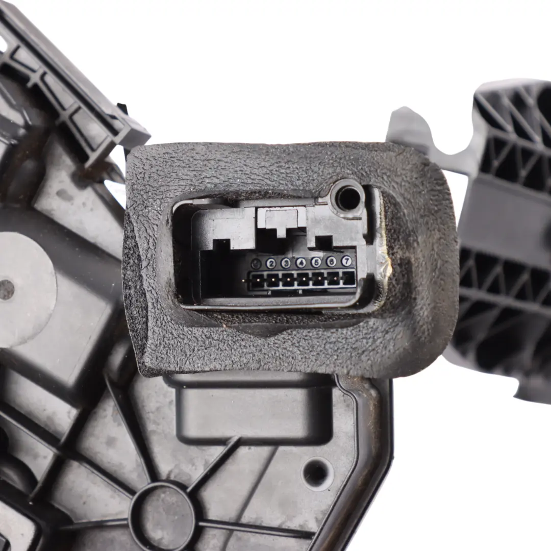 Volkswagen Polo 6R Front Door Lock Handle Bracket Linkage Right O/S - SKU RHD-5N0837017C - Part number 5N0837017C