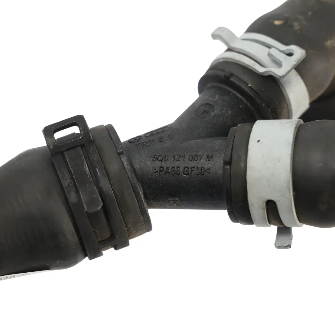 AW 2.0 TSI Tubo Flessibile Acqua Raffreddamento per Volkswagen Polo VI con numero di parte 5WA122157AG Volkswagen Polo VI AW 2.0 TSI Tubo Flessibile Acqua Raffreddamento - SKU 5WA122157AG - Numero di parte 5WA122157AG
