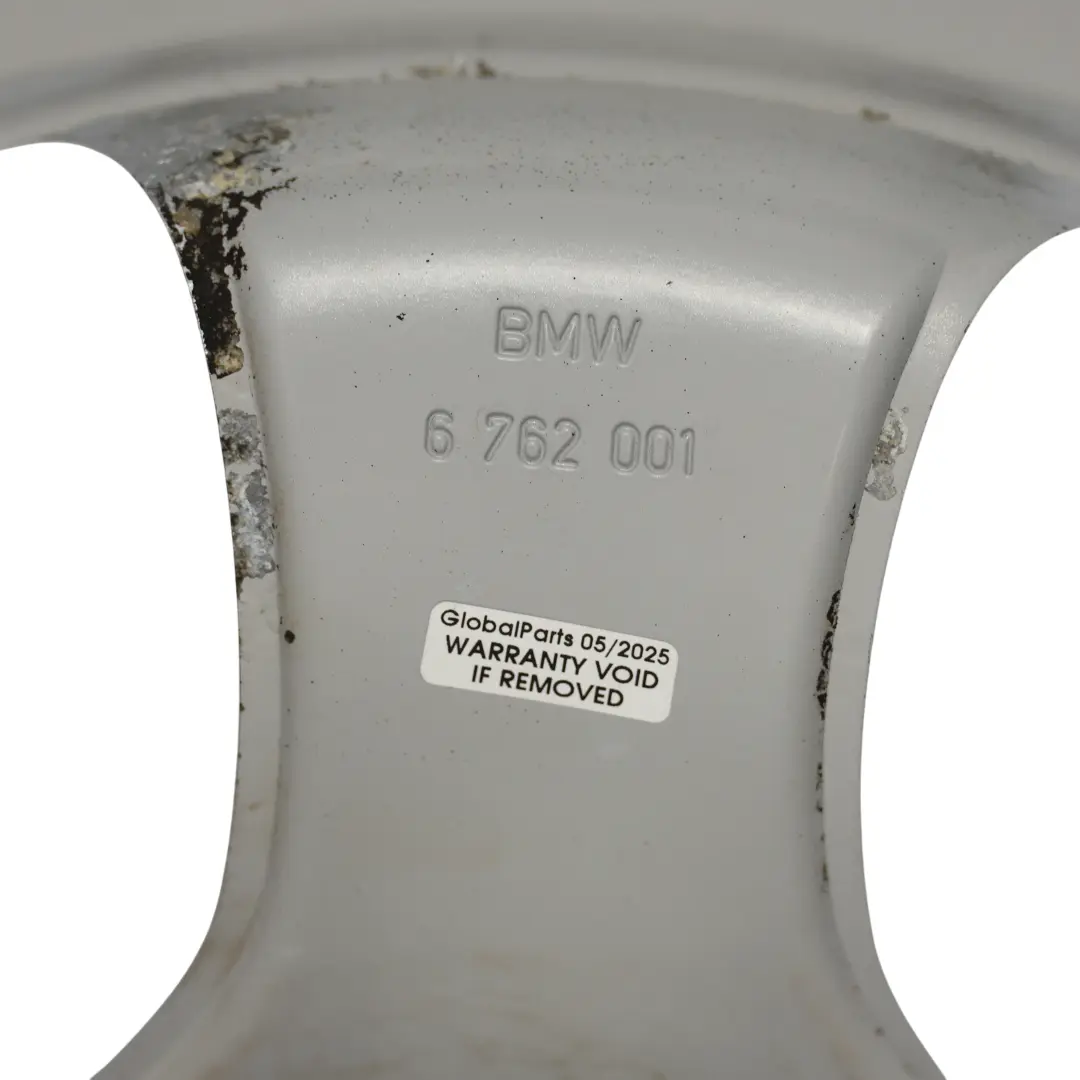 Cerchio in lega argento 17" Spider Spoke 138 ET:20 7,5J per BMW E60 E61 con numero di parte 6762001 BMW E60 E61 Cerchio in lega argento 17" Spider Spoke 138 ET:20 7,5J - SKU 6762001-2 - Numero di parte 6762001